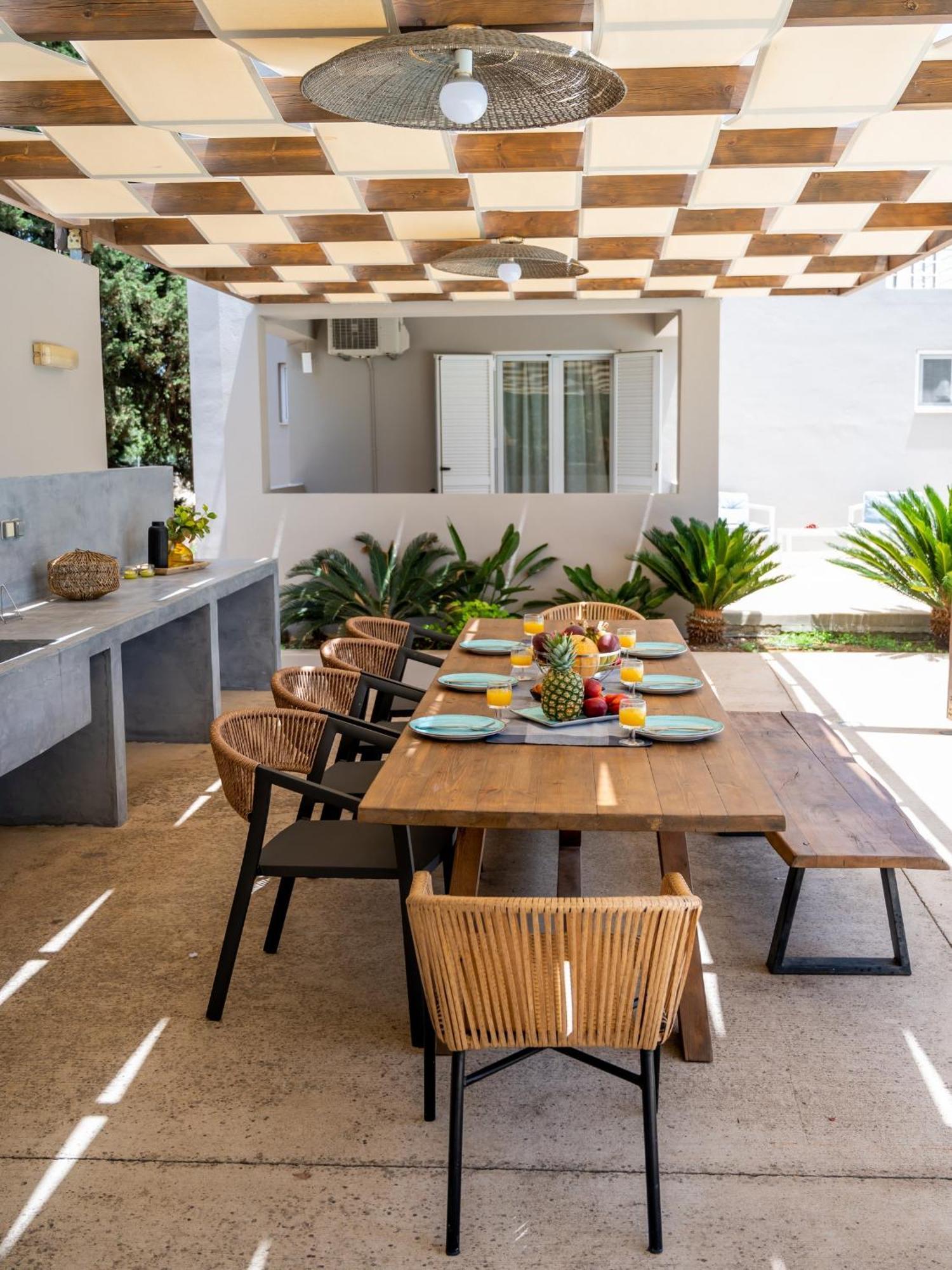 Villa Ellie - Heated Pool, Playground, Garden & Bbq! Vederoi Exterior foto