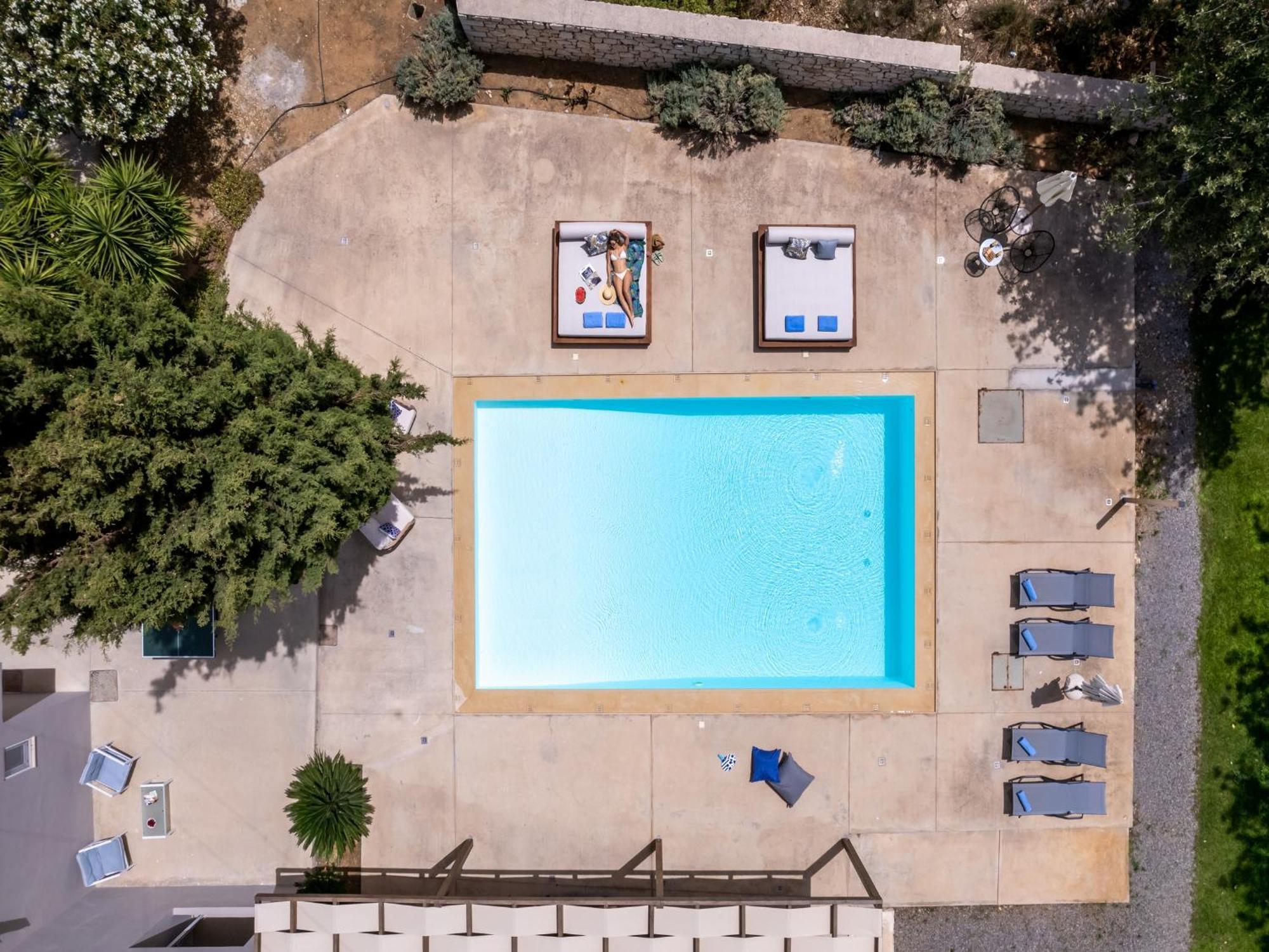 Villa Ellie - Heated Pool, Playground, Garden & Bbq! Vederoi Exterior foto