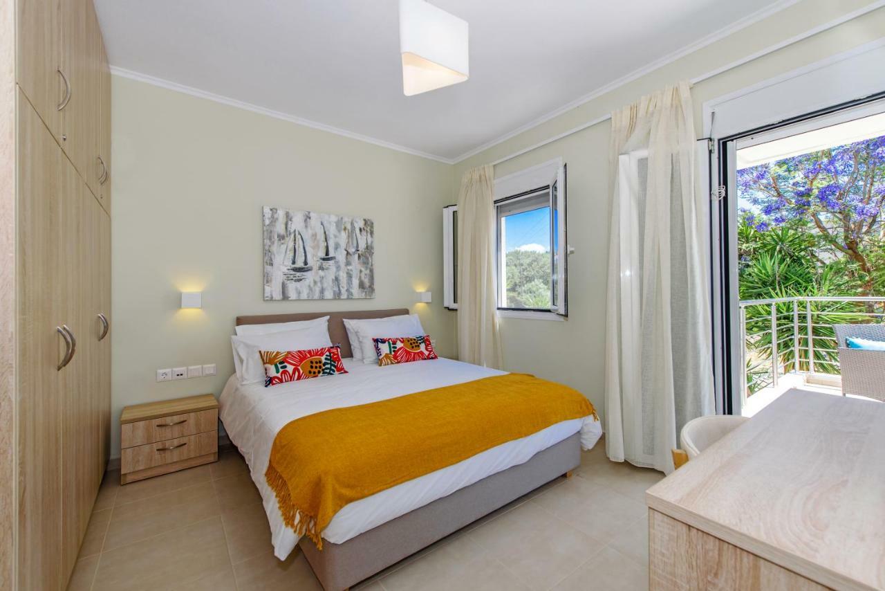 Villa Ellie - Heated Pool, Playground, Garden & Bbq! Vederoi Exterior foto